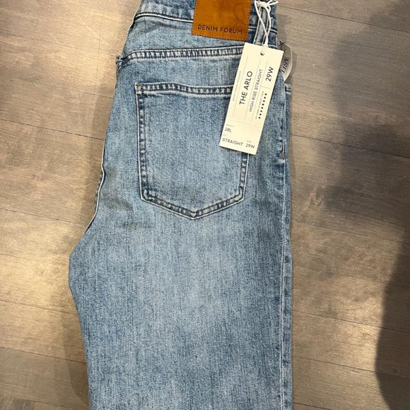 The Arlo Hi-Rise Straight Jean - Picture 3 of 5